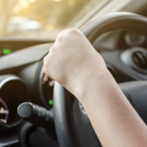 Житель Александрова попался на покупке водительских прав через Telegram