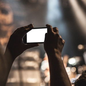 Жителям Коврова на День города «подарили» платный концерт