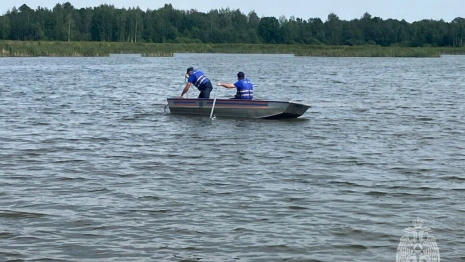 Судно с 2 взрослыми и 3 детьми попало в беду на Оке во Владимирской области