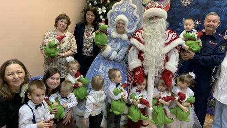 Следователи поздравили с Новым годом детей из дома малютки в Муроме 