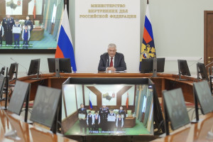 Многодетную семью полицейских из Владимирской области наградили грамотой