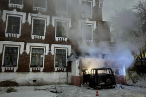 Врезавшийся в здание бывшего военкомата житель Гусь-Хрустального избежал реального срока
