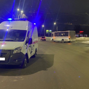 Во Владимирской области машина скорой помощи влетела в автобус