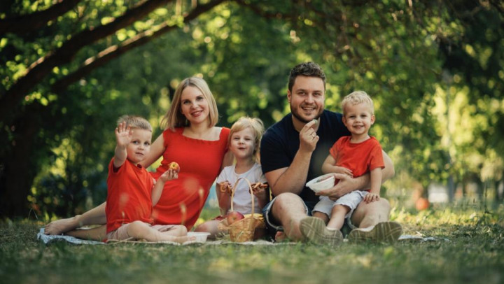 Во Владимирской области изменили условия назначения ежемесячных пособий для многодетных