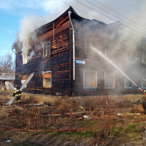 Во Владимирской области загорелся заброшенный дом в 600 кв. м. 