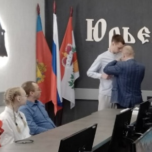 В Юрьев-Польском бойцу СВО вручили медаль «За храбрость»