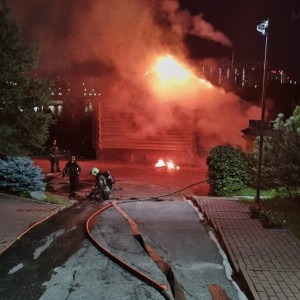 Во Владимире мощный пожар охватил дом на Юрьев-Польском шоссе