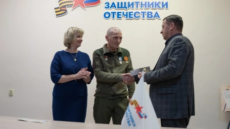 Во Владимире впервые вручили удостоверения ветерана боевых действий бойцам ЧВК «Вагнер»