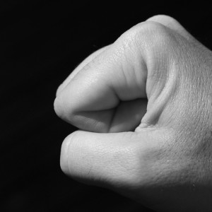 Житель Камешково вступился за приятеля и избил его брата до потери сознания