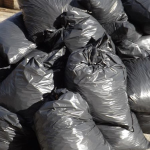 Во Владимирской области мусорки оказались переполнены из-за отсутствия подъезда к бакам