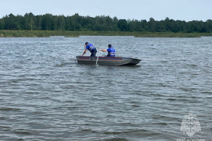 Судно с 2 взрослыми и 3 детьми попало в беду на Оке во Владимирской области