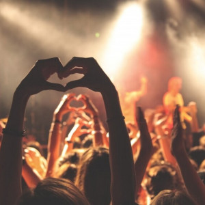 Более 15 звезд эстрады. Кто выступит на концерте в День семьи, любви и верности в Муроме