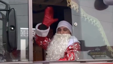 По Владимиру начнет курсировать автобус №23 с Дедом Морозом за рулем