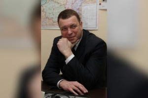 Пытавшийся купить авто за 5 млн владимирский чиновник выплатил погорельцам 17 тыс. рублей