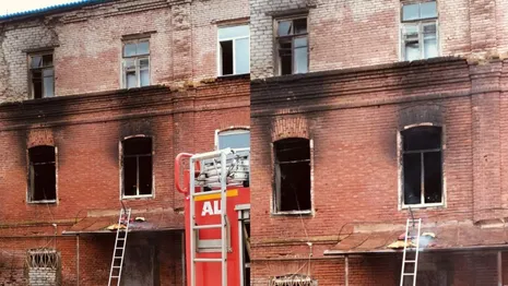 В Струнино загорелась расселенная двухэтажка