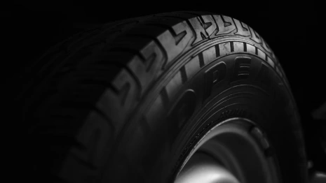 В Муроме стоявшая без ручника «Лада» придавила прохожую