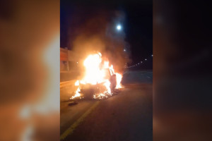 Во Владимирской области на платнике М-12 вспыхнула легковушка