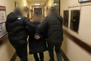 В Гусь-Хрустальном мужчина ограбил девушку в ее же машине