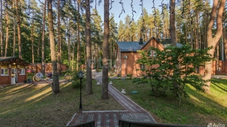 Глэмпинг «Камбары» во Владимирской области выставили на продажу за 120 млн рублей