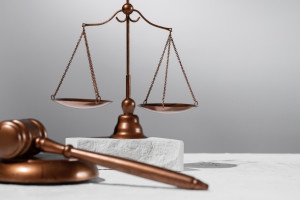 Жительница Гусь-Хрустального дала ложные показания в суде ради помощи приятелю