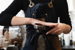 Во Владимире бизнесмен оставил без зарплаты бариста-подростка