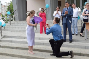 Владимирской студентке сделали предложение накануне Дня семьи, любви и верности