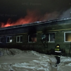 Во Владимирской области загорелся склад