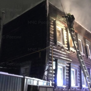 Во Владимире эвакуировали 2 человек из горящего частного дома