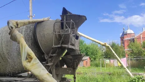 Во Владимире бетономешалка снесла трубы теплоснабжения