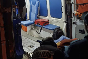 Владимирские спасатели помогли медикам транспортировать женщину