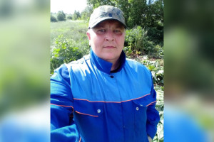 Житель Юрьев-Польского отправился на борьбу с борщевиком вручную