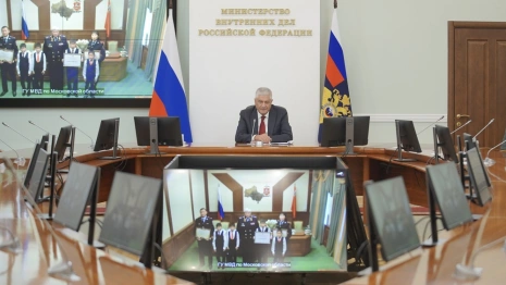 Многодетную семью полицейских из Владимирской области наградили грамотой