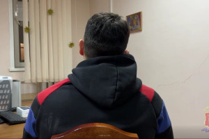 «Ты плюнул в лицо своей бабушке». Обманувший владимирских пенсионеров курьер извинился 