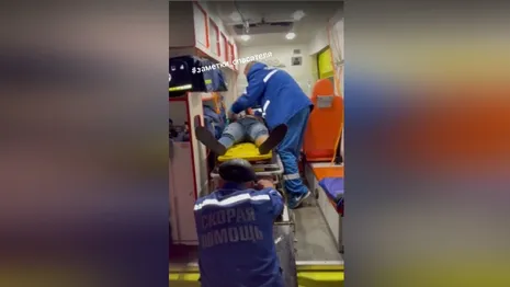 В Коврове спасатели помогли достать пострадавшего в ДТП мужчину 