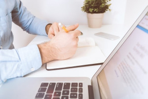 Во Владимире пристав по ошибке арестовал счета жителя Кирова