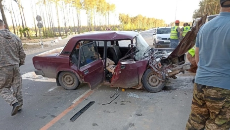 На месте стройки М-12 под Владимиром «Жигули» влетели в трактор 