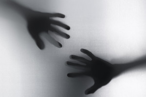 Житель Коврова напал с отверткой на бывшую возлюбленную и угрожал ей убийством