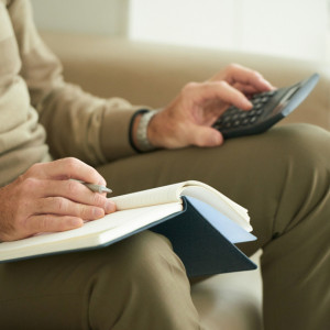 Во Владимирской области с 1 апреля увеличат соцвыплаты