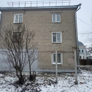 Выпавших из окна в Муроме детей спас 50-летний местный житель