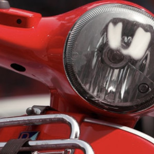 Во Владимире иномарка сбила 22-летнего парня на мопеде