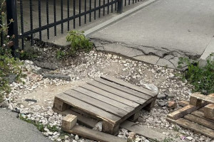 Во Владимире на Верхней Дуброве из-за устранения аварии на теплосети разбили асфальт