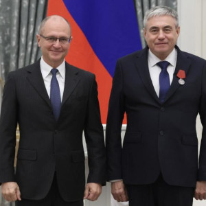 Путин наградил главу администрации и чиновницу из Ковровского района