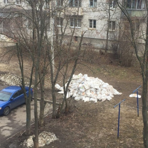 Во владимирском дворе похоронили строительный мусор