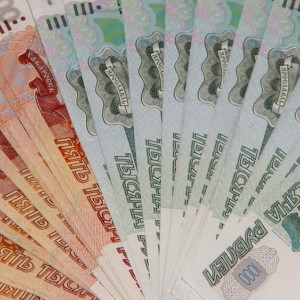 Юрист объяснила условия начисления 13-й зарплаты