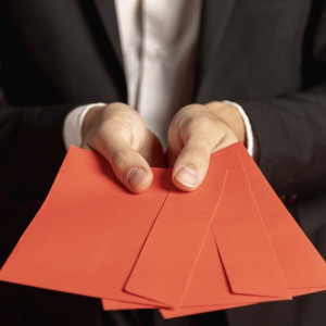 Врача и главу ритуальной фирмы во Владимире арестовали за взяточничество