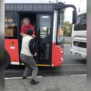 Двое водителей автобусов подрались на дороге во Владимире