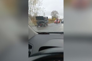 Во Владимире УАЗ влетел в Tesla: оба водителя пострадали