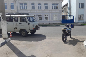 Во Владимирской области в аварии с УАЗом пострадал мотоциклист