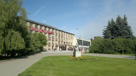 Стали известны неприличные зарплаты ректора и проректоров главного вуза Владимира