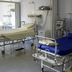 Муж умершей роженицы возмутился ответом директора владимирского депздрава